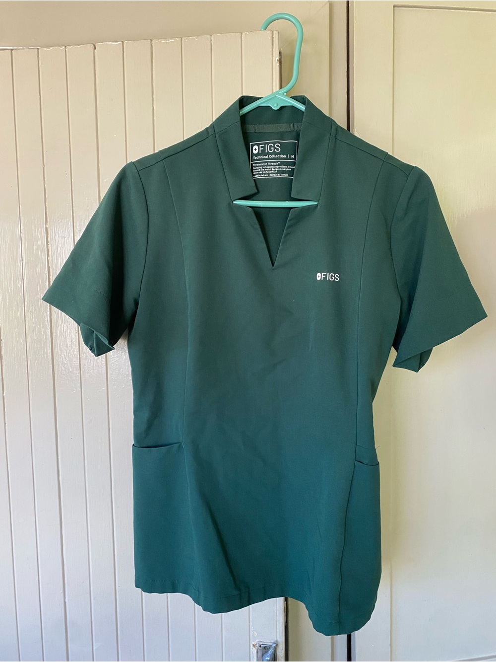 FIGS Insala Slim Scrub Top - British Racing Green - Size M